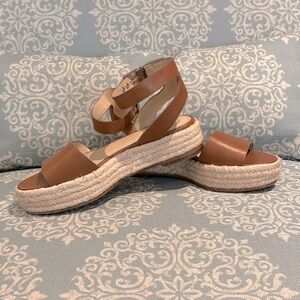 Vince Camuto platform espadrilles! EUC